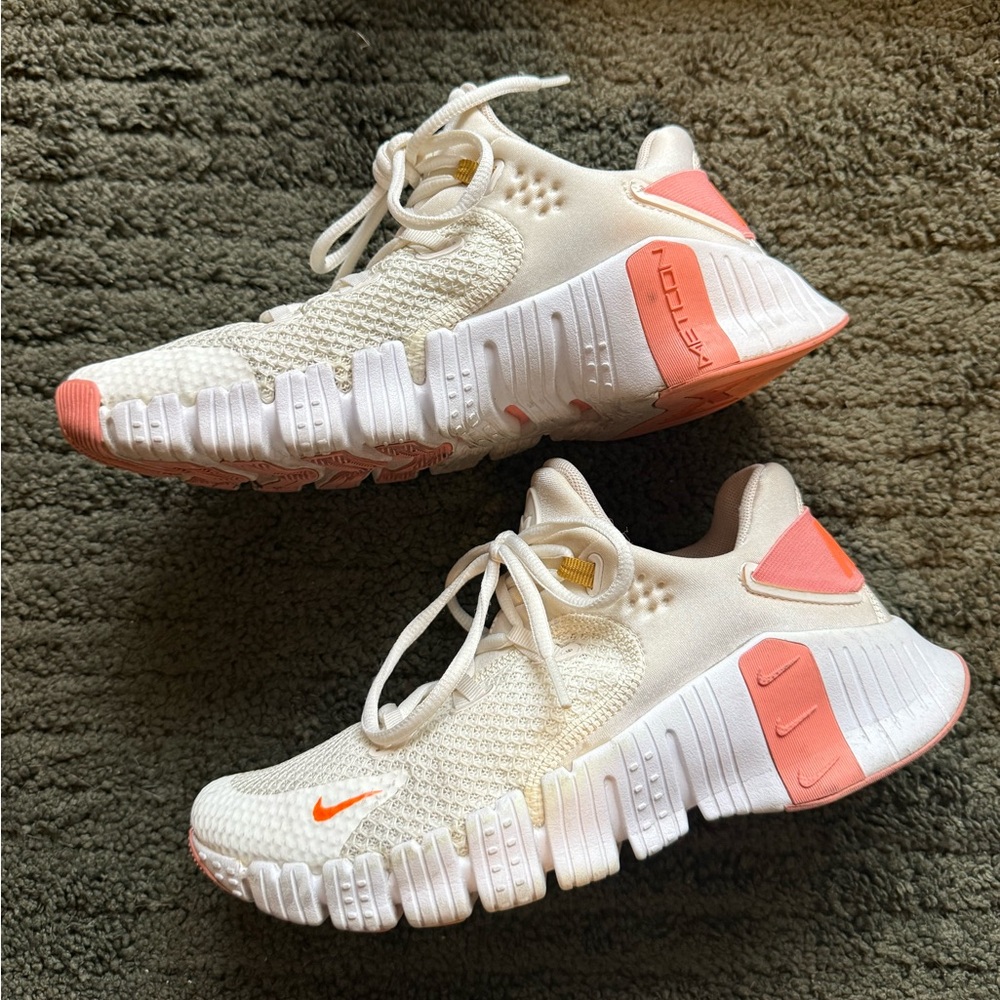 Women’s Nike Free Metcon 4 size 8
